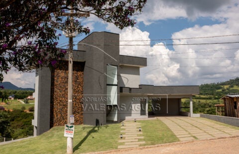 CR018 – Casa de alto padrão em condomínio fechado – Vargem – SP