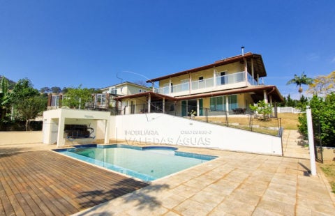 CR016 – Casa em condomínio fechado à venda em Joanópolis – SP