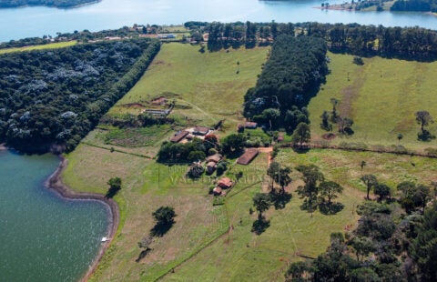 S003 – Belíssimo sítio pé na água à venda na Represa do Jaguari – Piracaia – SP