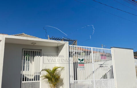 C002 – Casa à venda no Jd. Santo Amaro II em Joanópolis – SP