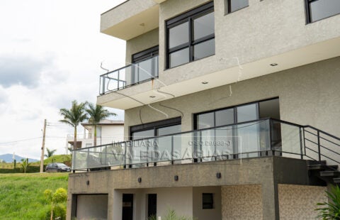 CR008 – Casa mobiliada à venda em condomínio de alto padrão – Santa Fé III – Joanópolis – SP