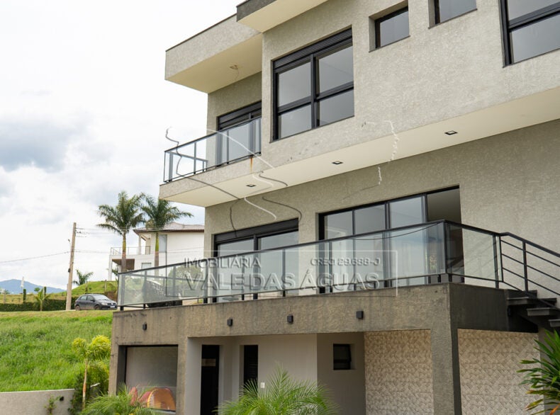 CR008 – Casa mobiliada à venda em condomínio de alto padrão – Santa Fé III – Joanópolis – SP