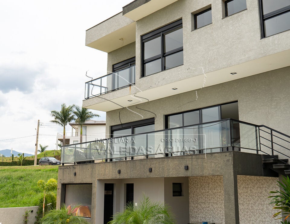 CR008 – Casa mobiliada à venda em condomínio de alto padrão – Santa Fé III – Joanópolis – SP