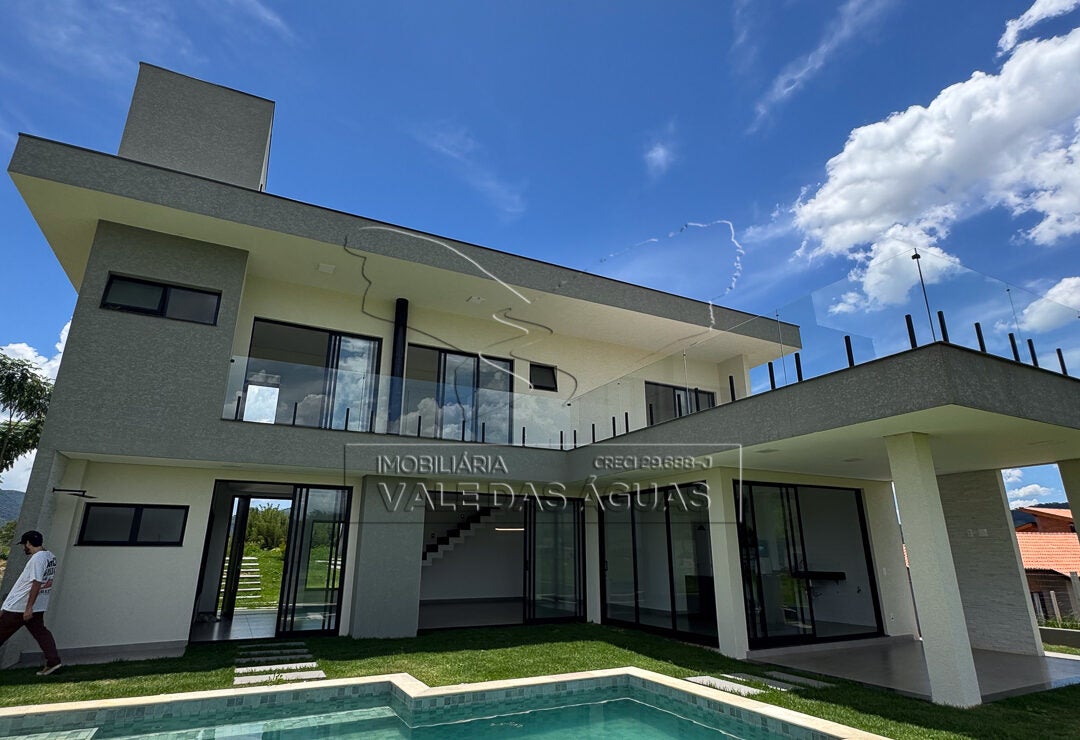 COND013 – Sobrado à venda no Residencial Morada do Gigante 2 – Joanópolis – SP